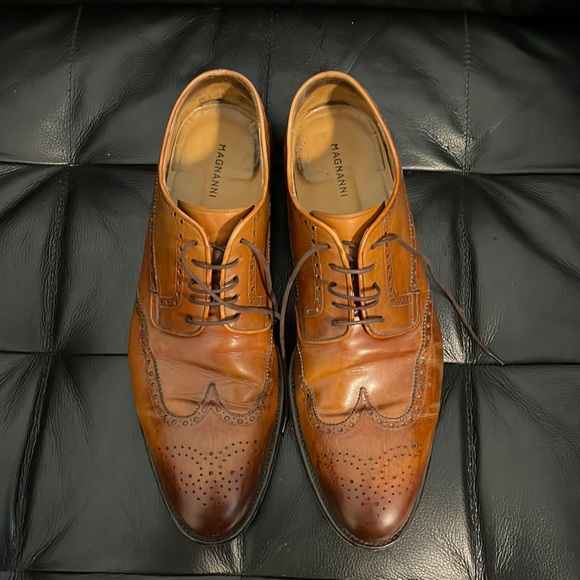 Magnanni Winged Tip Oxford Dress Shoe 